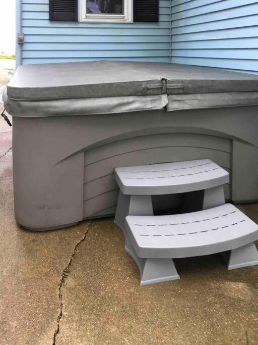 Caddy Corner Has A Hot Tub Just Outside Of Town Villa French Lick Exteriör bild