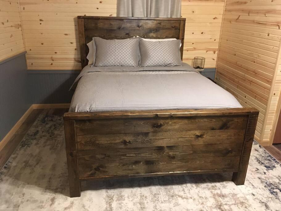 Caddy Corner Has A Hot Tub Just Outside Of Town Villa French Lick Exteriör bild